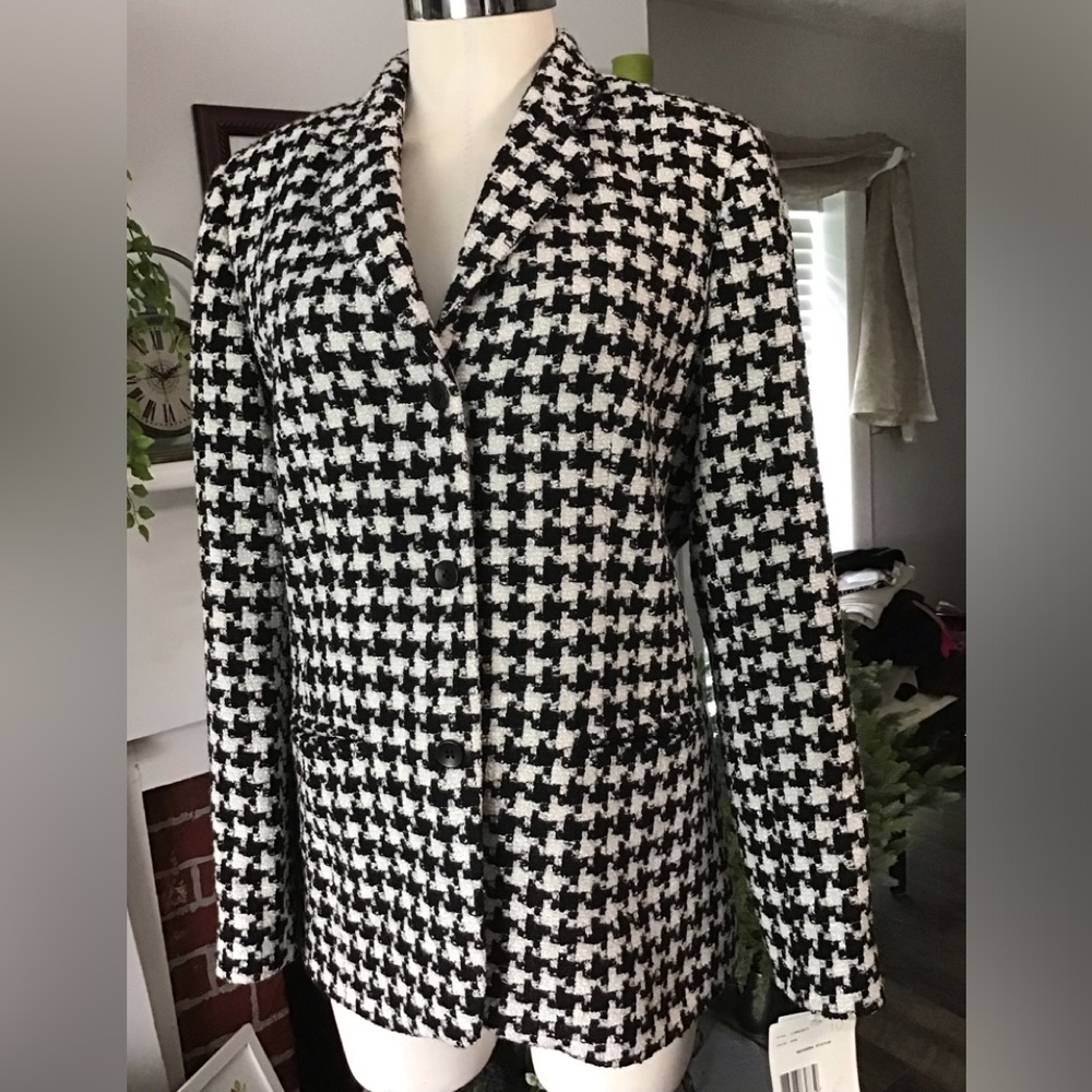 Liz Claiborne Black & White Houndstooth Blazer.NWT